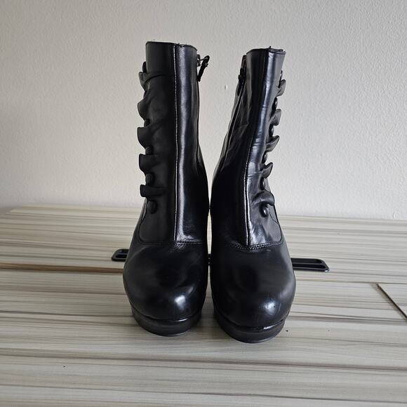 Earthies Ferrara Black Ruffled Leather Platform Heeled Ankle Boots Size 8 - Picture 4 of 11
